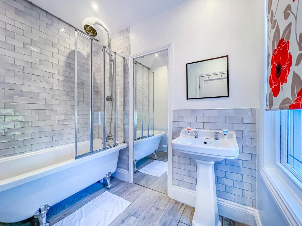 *Rg9Bc* For Your Most Relaxed & Cosy Stay + Free Parking + Free Fast Wifi * ลีดส์ ภายนอก รูปภาพ